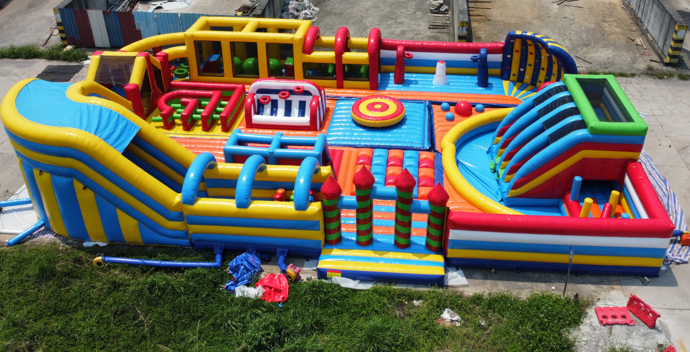 18x19x5m Inflatable Theme Park - Image 3