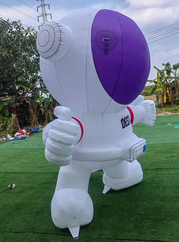 Astronaut Inflatable Model for Events - Image 4