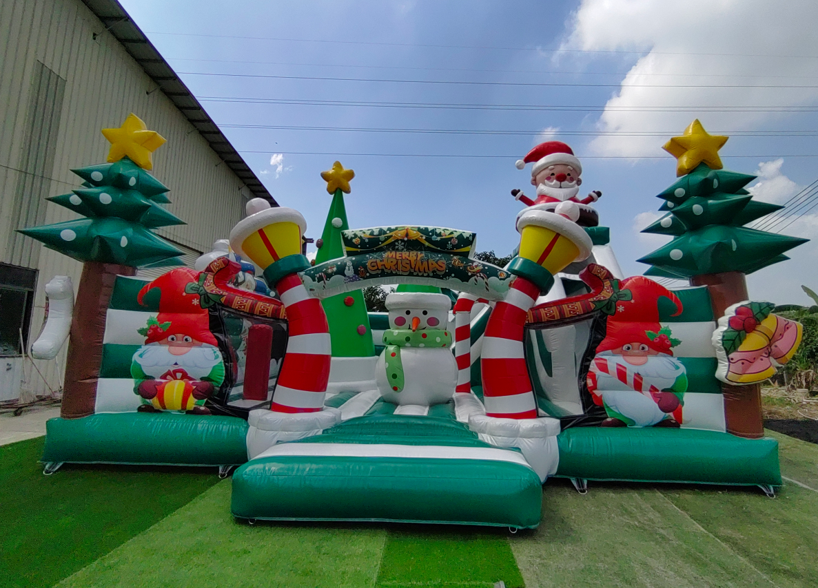 Christmas Theme Inflatable Bouncy Castle Playground - Image 3