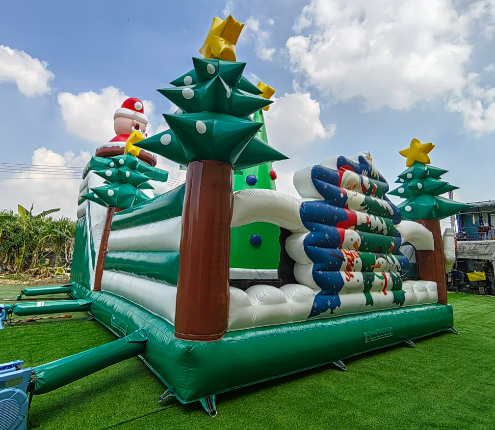 Christmas Theme Inflatable Bouncy Castle Playground - Image 4