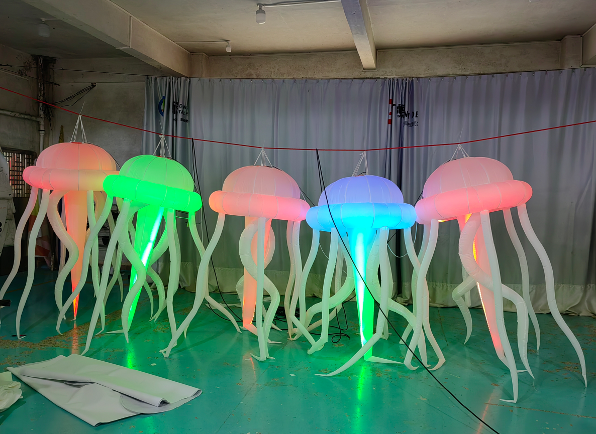 LED Lighted Inflatable Jellyfish - Image 3