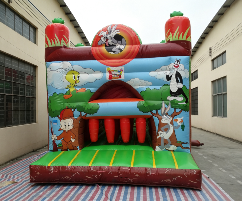 Commercial Looney Tunes Inflatable Obstacle Course - Image 4