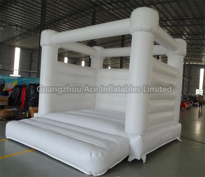 Castillo hinchable blanco para bodas - Imagen 4
